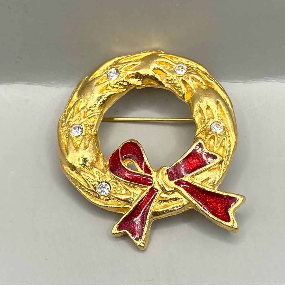 Vintage Gold Tone Wreath with Clear Rhinestones And Red Enamel Bow Brooch Pin